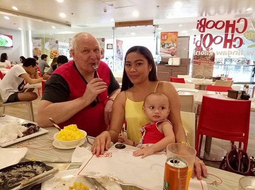 Cặp đôi ông cháu chênh nhau 48 tuổi tiết lộ cuộc sống hạnh phúc sau 4 năm kết hôn - Ảnh 2