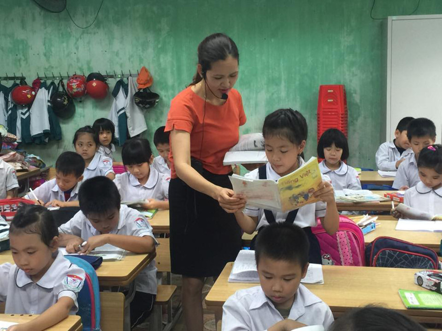 Bên cạnh trao truyền tri thức, GV cần quan tâm chia sẻ với mọi HS. Ảnh: TG Bên cạnh trao truyền tri thức, GV cần quan tâm chia sẻ với mọi HS. Ảnh: TG