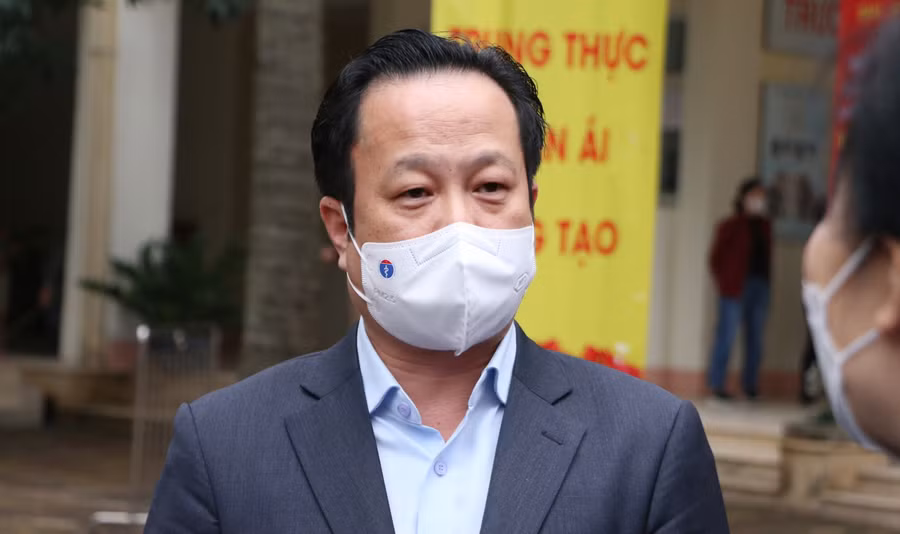 Giám đốc Sở GD&amp;ĐT TP Hà Nội Trần Thế Cương khẳng định, việc học sinh được trở lại trường học trực tiếp là nguyện vọng chính đáng của đa số phụ huynh.