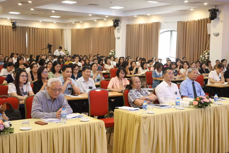 Hội thảo thu hút đông đảo các chuyên gia ở nhiều lĩnh vực tới tham dự, trao đổi ý kiến.