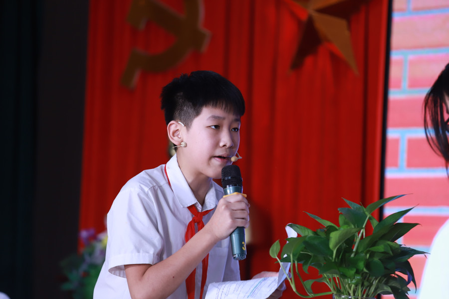 Màn so tài của hai đội Đội MRT của Trường THCS&THPT M.V. Lômônôxốp và Đội Trường THCS Nguyễn Du - Nam Từ Liêm. Màn so tài của hai đội Đội MRT của Trường THCS&THPT M.V. Lômônôxốp và Đội Trường THCS Nguyễn Du - Nam Từ Liêm.