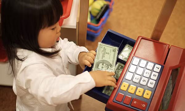 dạy con tiêu tiền