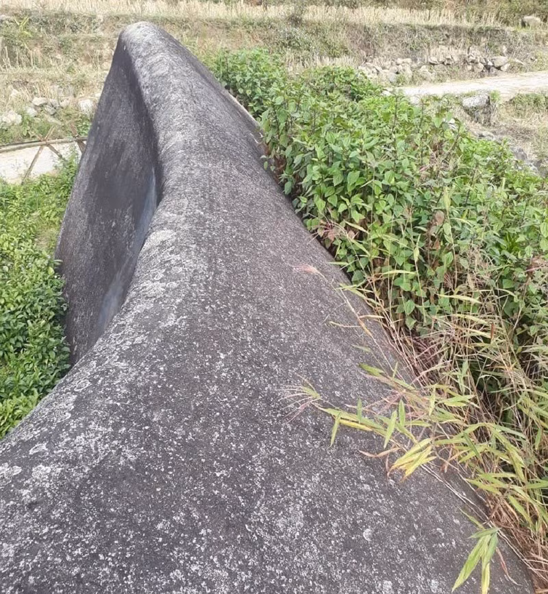 Thực hư bãi đá cổ Sa Pa bị 