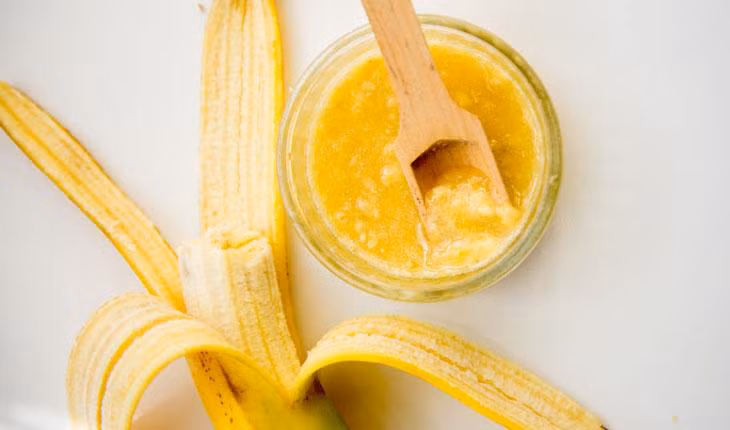 Chuối được biết đến với tính chất dưỡng ẩm tự nhiên giúp nuôi dưỡng sâu sắc làn da trong mùa đông - Ảnh: Internet.