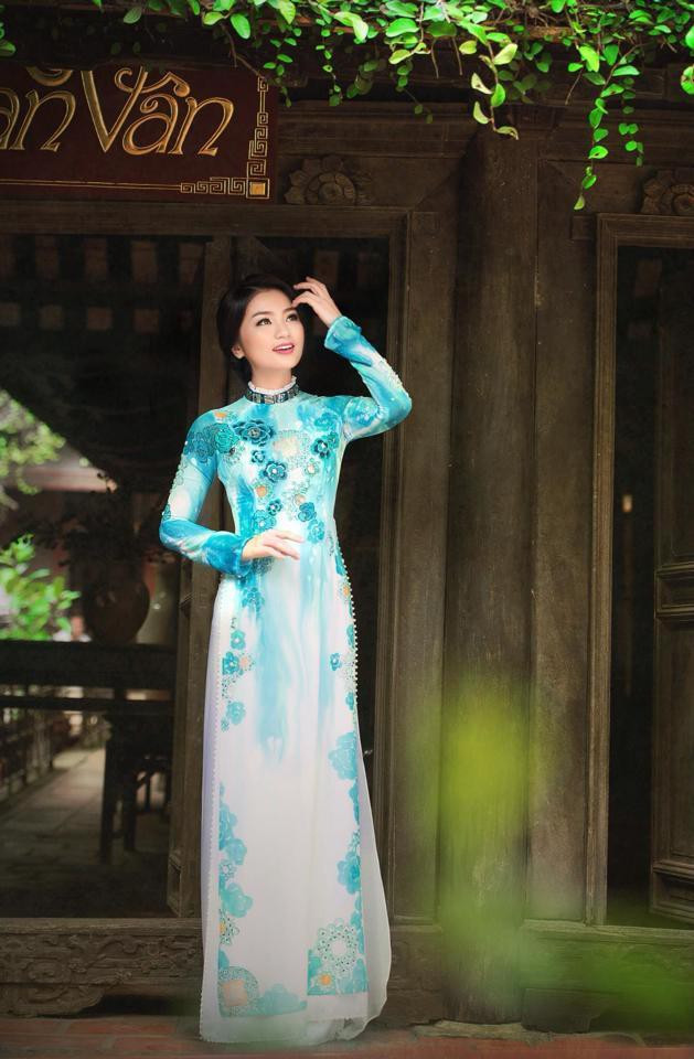 Từ một cô gái Nam Định, Diệu Hương trở thành dâu phố cổ, làm dâu trưởng trong một gia đình Hà Nội gốc. Từ một cô gái Nam Định, Diệu Hương trở thành dâu phố cổ, làm dâu trưởng trong một gia đình Hà Nội gốc.