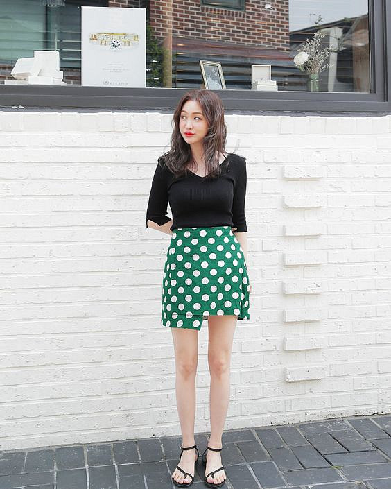 Bí quyết phối đồ với sắc xanh đẹp và chất như fashionista ảnh 10 phoi-do-sac-xanh-di-lam-nhung-ngay-cuoi-nam-936a64