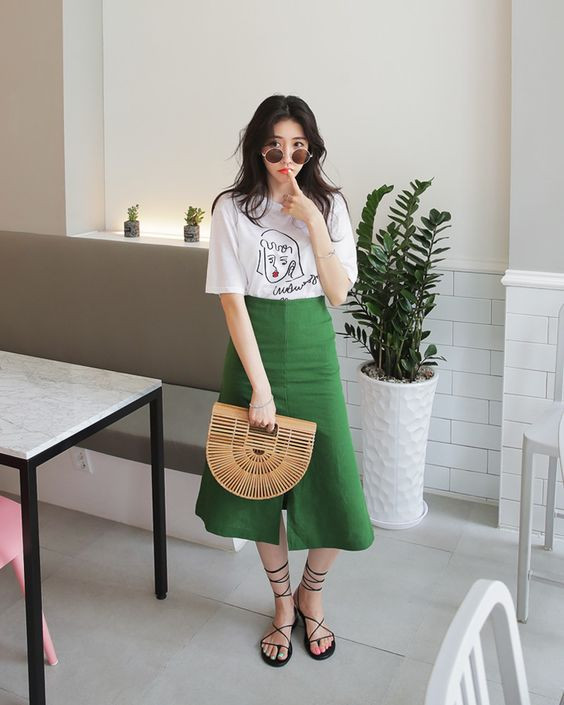 Bí quyết phối đồ với sắc xanh đẹp và chất như fashionista ảnh 2 phoi-do-sac-xanh-di-lam-nhung-ngay-cuoi-nam-b6bd39