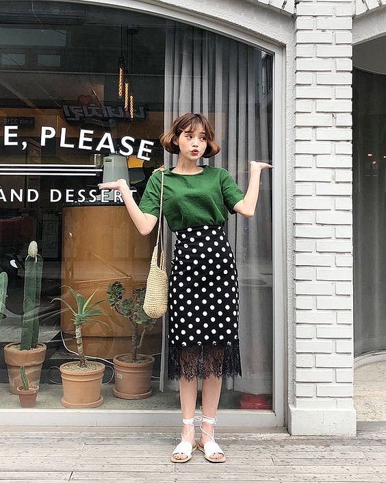 Bí quyết phối đồ với sắc xanh đẹp và chất như fashionista ảnh 9 phoi-do-sac-xanh-di-lam-nhung-ngay-cuoi-nam-eb94c5