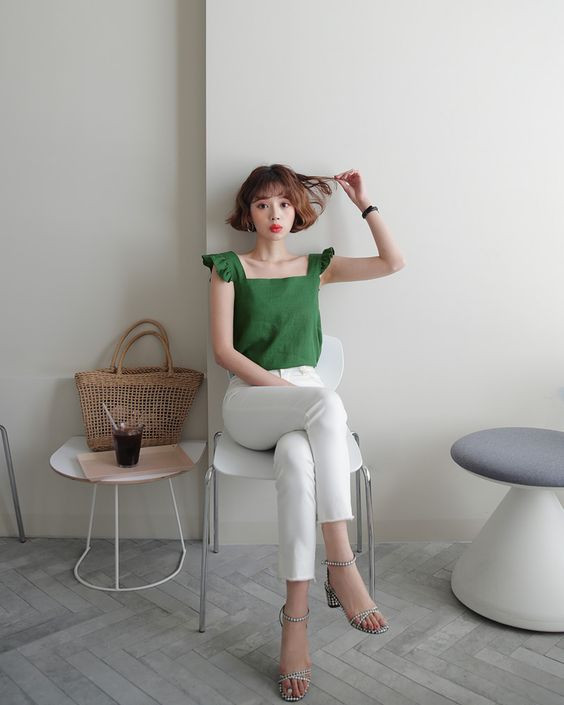 Bí quyết phối đồ với sắc xanh đẹp và chất như fashionista ảnh 1 phoi-do-sac-xanh-di-lam-nhung-ngay-cuoi-nam-f9971a