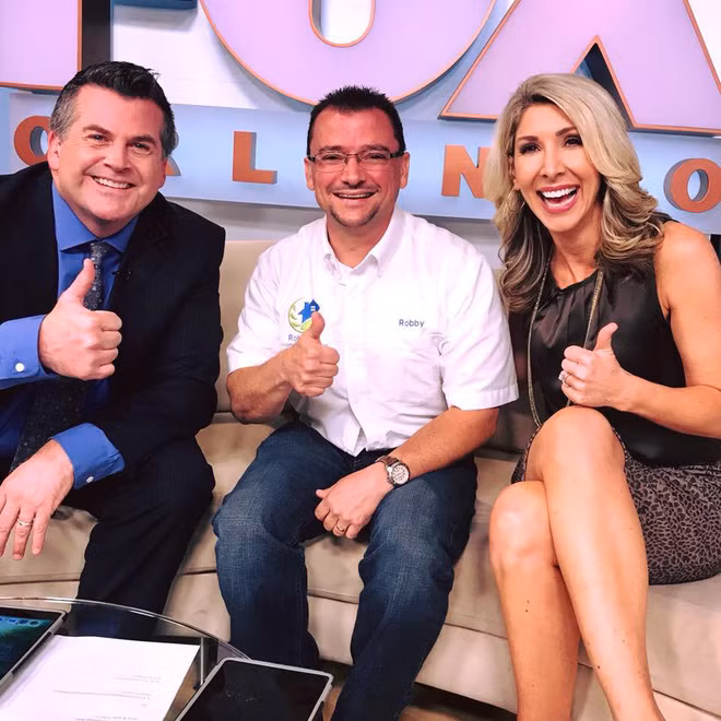 Nhặt được túi tiền, người đàn ông đi ngay tới ngân hàng làm 1 điều khiến ai cũng nể phục - Ảnh 2.