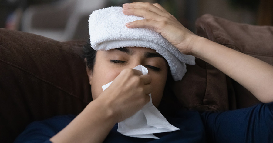 Người nhiễm bệnh sốt xuất huyết thường sốt cao khoảng 38 – 39 độ C, nhức đầu, đau nhức cơ thể, chán ăn,... (Ảnh: ITN) Người nhiễm bệnh sốt xuất huyết thường sốt cao khoảng 38 – 39 độ C, nhức đầu, đau nhức cơ thể, chán ăn,... (Ảnh: ITN)