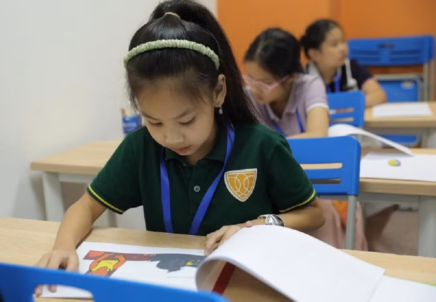 Học sinh trường Iris tham gia chung kết toàn quốc Read like a Scholar 2022 (Ảnh: thieunhivietnam.vn)