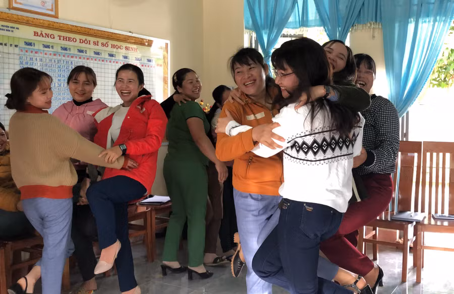 Hình ảnh một buổi sinh hoạt chuyên môn tại một trường mầm non tỉnh Kontum