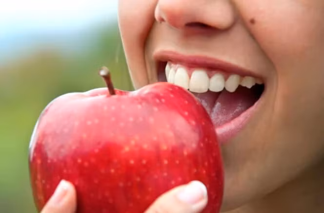 Táo là một trong những loại trái cây dễ kiếm và giàu dinh dưỡng nhất. (Ảnh: ITN) 