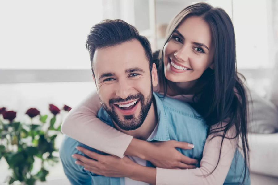 Người giàu thực sự luôn biết cách bày tỏ lòng biết ơn. (Ảnh: ITN). Người giàu thực sự luôn biết cách bày tỏ lòng biết ơn. (Ảnh: ITN).