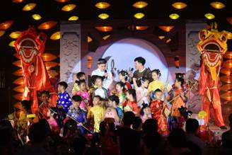 Trẻ nhỏ được trải nghiệm Tết trung thu truyền thống trong không gian giáo dục ngược dòng lịch sử