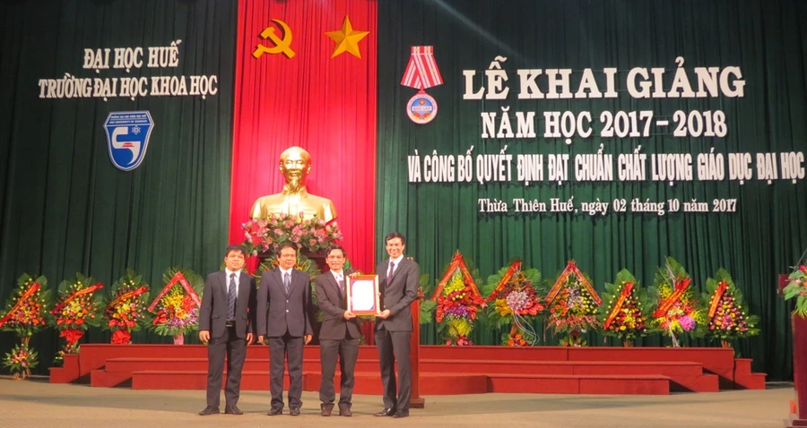 Trường Đại học Khoa học Huế khai giảng năm học mới 2017- 2018