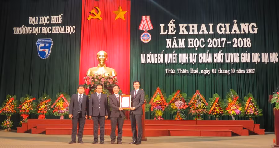 Trường Đại học Khoa học Huế khai giảng năm học mới 2017- 2018