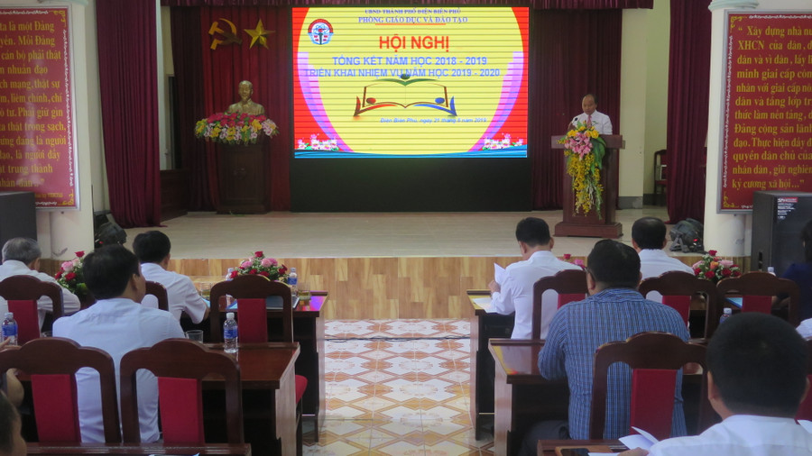Không gian hội nghị tổng kết năm học 2018 - 2019
