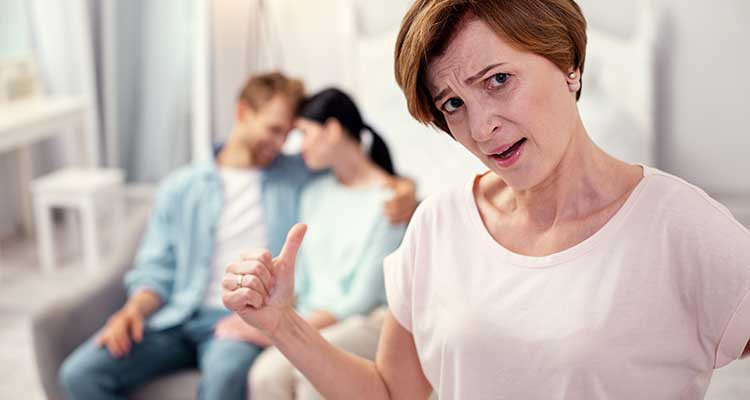 Nhà có 2 mẹ chồng