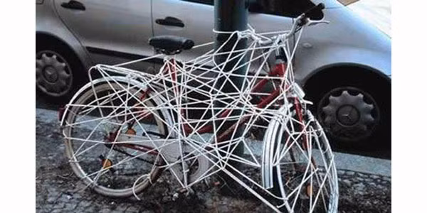 Không sợ đứa nào lai vãng qua dòm ngó xe tui nhé.