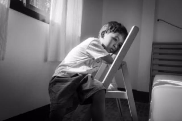 Giận con không làm bài tập về nhà, người mẹ đã làm chuyện quá kinh khủng