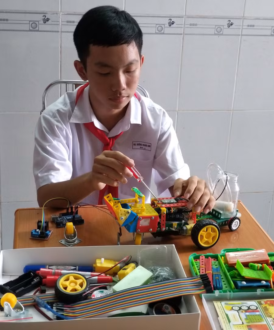 Robot nhà nông của học sinh trung học ảnh 1