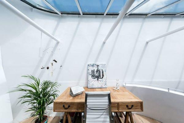 Ngôi nhà cũ kỹ dưới gầm cầu rao bán hơn 30 tỷ đồng, nội thất gây choáng ảnh 6 ngoi nha cu ky duoi gam cau rao ban hon 30 ty dong, noi that gay choang - 6