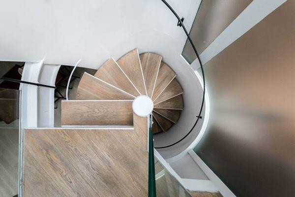 Ngôi nhà cũ kỹ dưới gầm cầu rao bán hơn 30 tỷ đồng, nội thất gây choáng ảnh 9 ngoi nha cu ky duoi gam cau rao ban hon 30 ty dong, noi that gay choang - 9