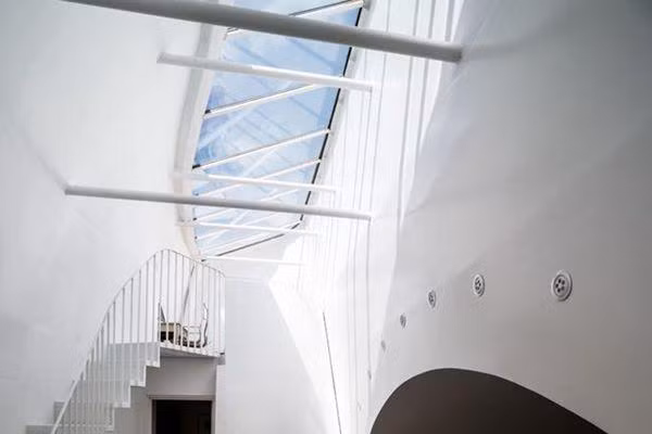 Ngôi nhà cũ kỹ dưới gầm cầu rao bán hơn 30 tỷ đồng, nội thất gây choáng ảnh 4 ngoi nha cu ky duoi gam cau rao ban hon 30 ty dong, noi that gay choang - 4