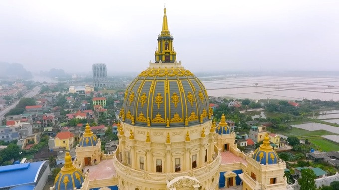 Bên trong lâu đài nghìn tỷ đồng của đại gia Ninh Bình ảnh 2 Lâu đài nghìn tỷ đồng của đại gia Ninh Bình