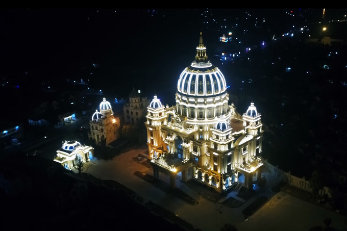 Bên trong lâu đài nghìn tỷ đồng của đại gia Ninh Bình ảnh 7 Lâu đài nghìn tỷ đồng của đại gia Ninh Bình
