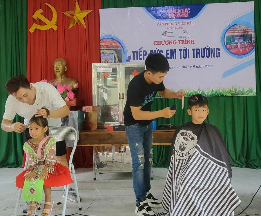 Cắt tóc miễn phí