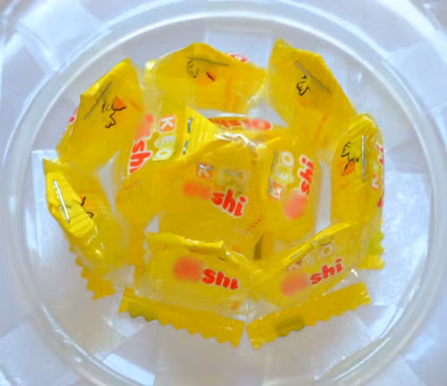 Cách làm hoa sen từ kẹo để ban thờ ngày Tết - Ảnh 6