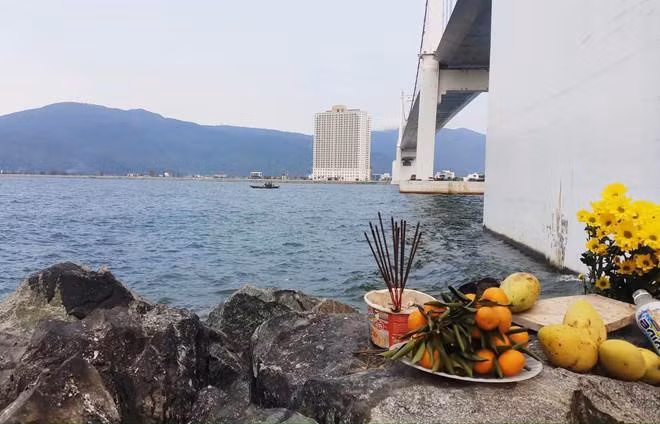 Cha sat hai con vut xac xuong song Han: Cong an Da Nang ly giai nguyen nhan chua the xet xu hinh anh 2