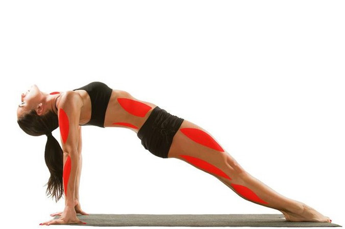 Tap ngay 10 tu the yoga nay de dang thon gon dien dep don Tet-Hinh-2