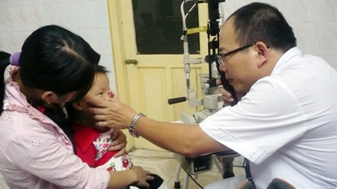 Hậu quả đáng sợ khi tự ý sử dụng thuốc Tobradex ảnh 2 Hậu quả đáng sợ khi tự ý sử dụng thuốc Tobradex - ảnh 2