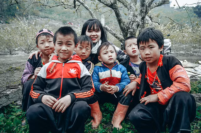 Những em bé Mộc Châu