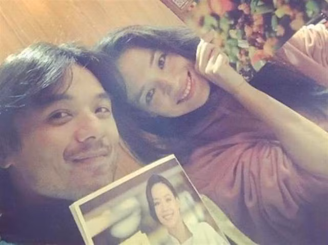  Hình ảnh hiếm hoi của vợ chồng Thư Kỳ và Phùng Đức Luân sau đám cưới vào năm 2016. 