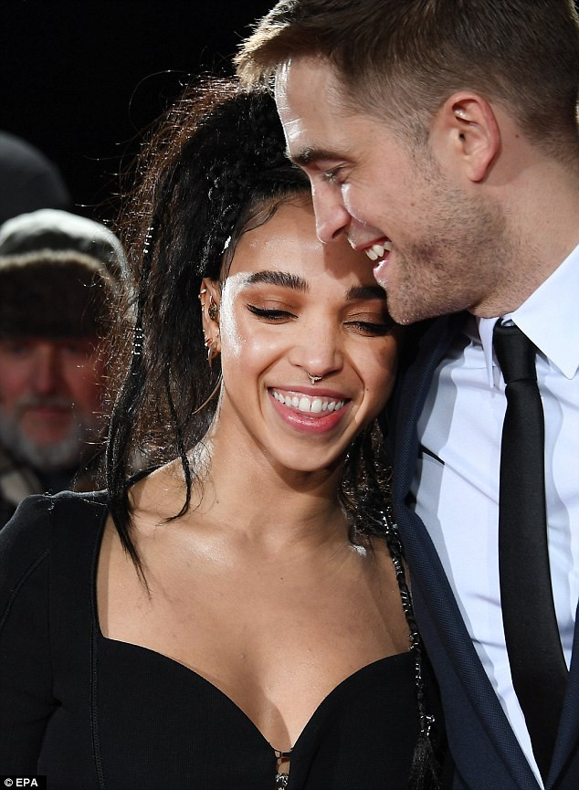 Robert Pattinson đưa bạn gái FKA Twigs dự công chiếu phim The Lost City of Z tại London ngày 16/2 vừa qua