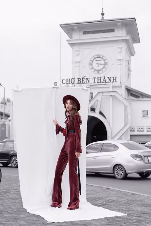 phi-phuong-anh-noi-bat-cung-trang-phuc-hot-trend-5