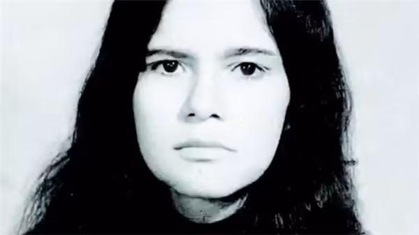 Marina Chapman đã bị bắt cóc và bỏ rơi ở trong rừng từ năm 5 tuổi.