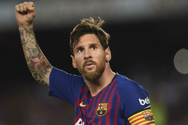 3. Lionel Messi: Thu nhập: 21 triệu bảng – Điểm tìm kiếm trung bình: 54 – Người theo dõi trên các trang mạng xã hội: 103,1 triệu.