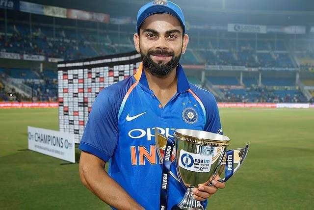 7. Virat Kohli: Thu nhập: 15 triệu bảng – Điểm tìm kiếm trung bình: 25 – Người theo dõi trên các trang mạng xã hội: 37,1 triệu.