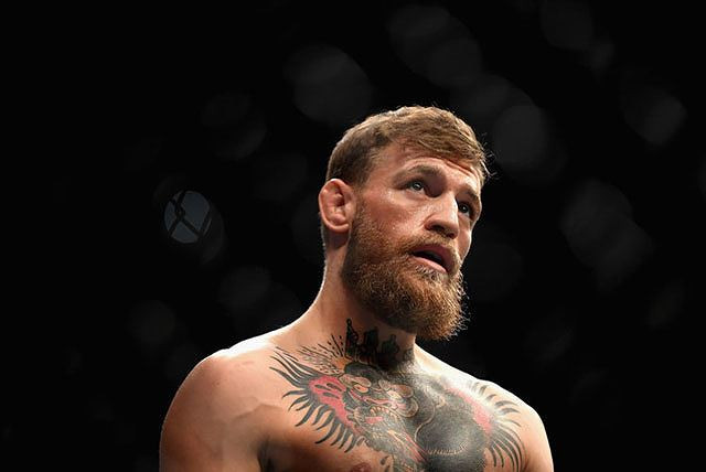 5. Conor McGregor: Thu nhập: 11,2 triệu bảng – Điểm tìm kiếm trung bình: 100 – Người theo dõi trên các trang mạng xã hội: 29,7 triệu.