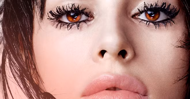 Gắn mi giả xưa rồi, giờ chị em chuyển sang mốt gắn lông mũi - Ảnh 12.