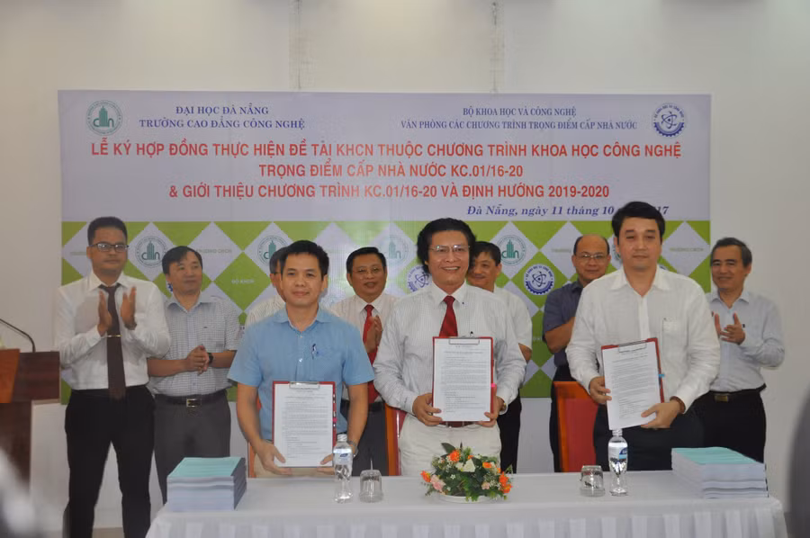 Ký kết hợp động thực hiện Đề tài Khoa học công nghệ thuộc Chương trình Khoa học công nghệ trọng điểm cấp Nhà nước KC.01/16-20.