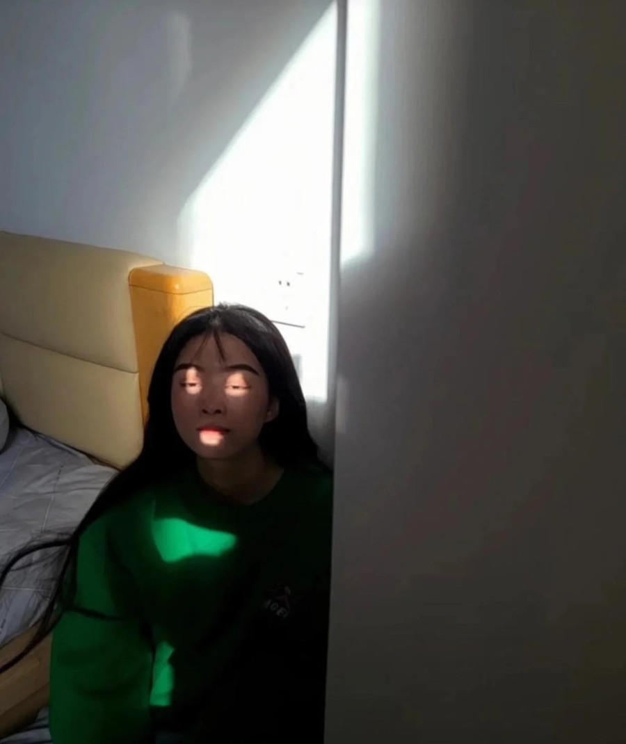 Trong khi vợ muốn xinh lung linh thì chồng bạn sẽ cho thấy khả năng chụp ảnh "thần sầu" - nhìn mà thất thần, sầu đời của mình. Trong khi vợ muốn xinh lung linh thì chồng bạn sẽ cho thấy khả năng chụp ảnh "thần sầu" - nhìn mà thất thần, sầu đời của mình.