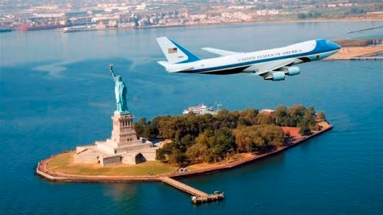 Để vươn tới “Giấc mơ Mỹ”, không ít người đã mất rất nhiều tiền của mà không đạt được mục tiêu, chỉ vì đặt niềm tin không đúng chỗ