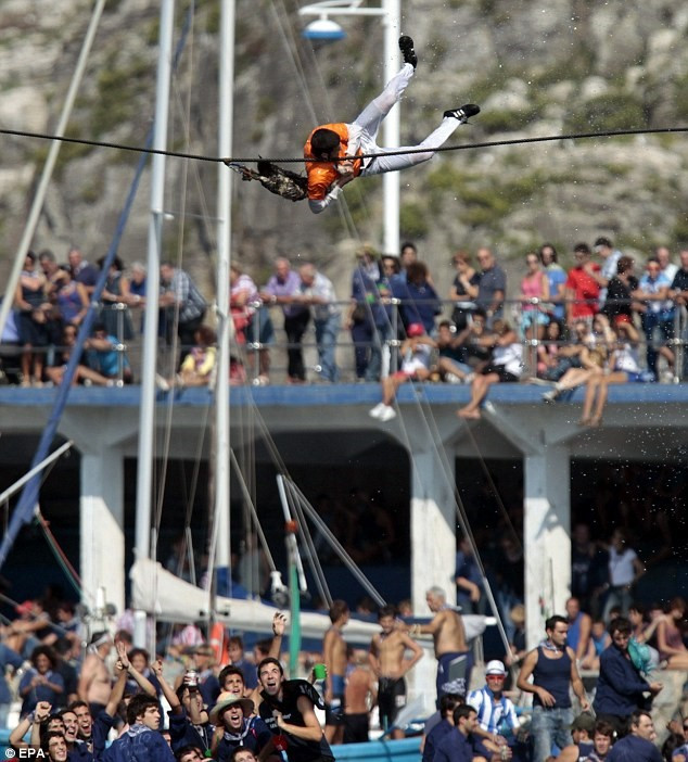 Những lễ hội lạ lùng trên thế giới hình ảnh 4 Nhung le hoi la lung tren the gioi hinh anh 4